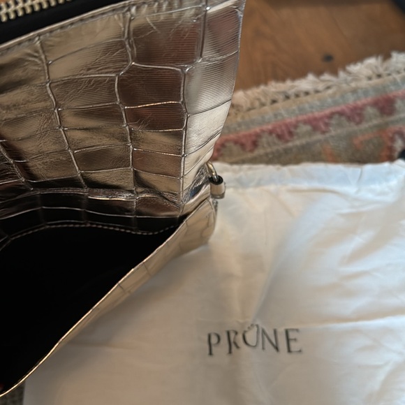 Prune - Gold Metallic Clutch / Removable silver chain - Picture 5 of 8